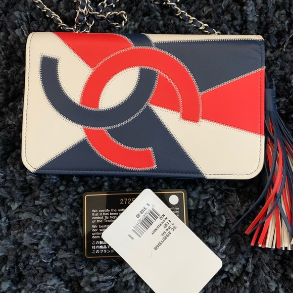 CHANEL Handbags - Chanel chain wallet shoulder crossbody bag with tassel